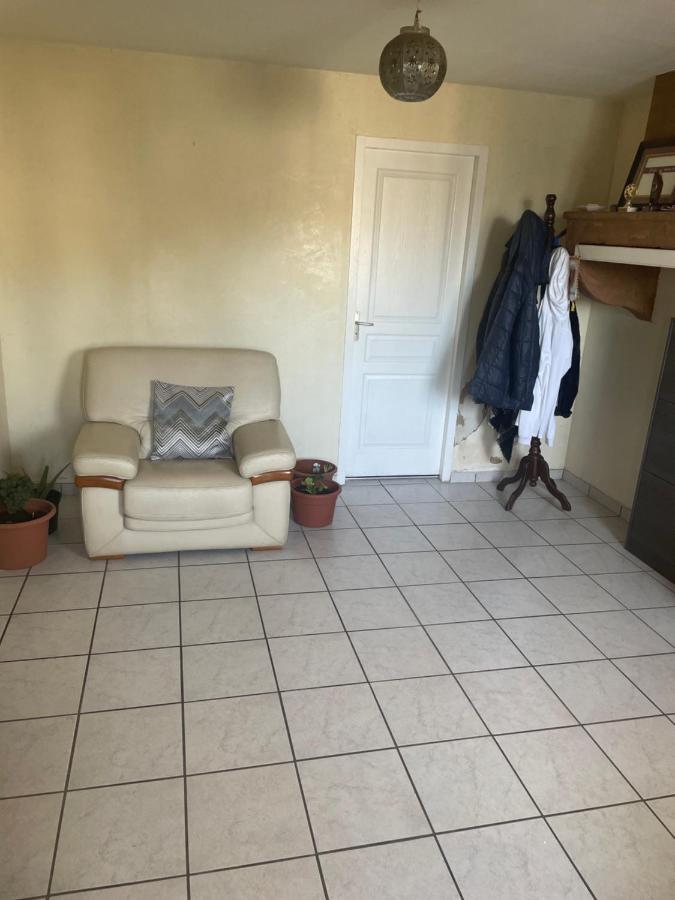 Chambre Simple Proche Aeroport Pusignan Eksteriør billede